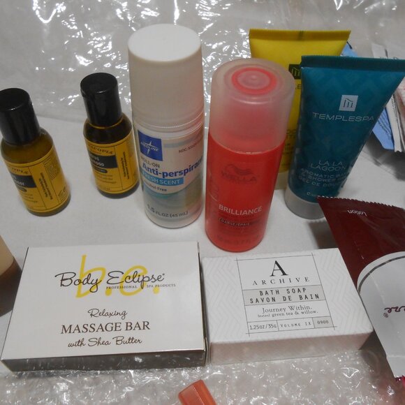 FAMILY LOT TRAVEL & FULL SIZE LOTION SHAMPOO DEODORANT RAZORS PANTY LINERS SOAP - Picture 5 of 9